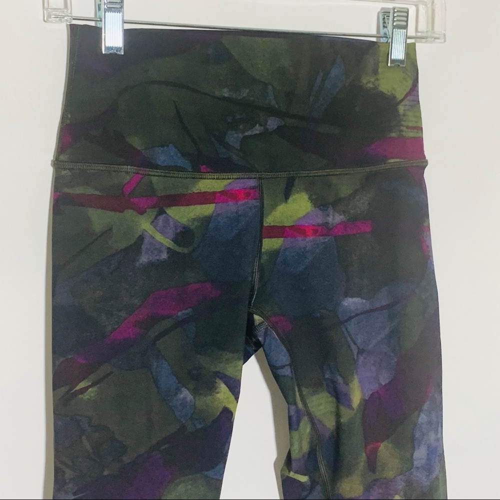 Lululemon LIKE-NEW legging, aligns, abstract, sz 6